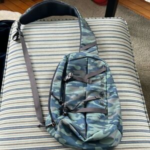 Patagonia cross body sling  8 L pack
